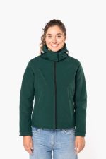 NŐI KAPUCNIS SOFTSHELL KABÁT