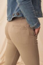 LILY SKINNY CHINO NADRÁG - Image 2
